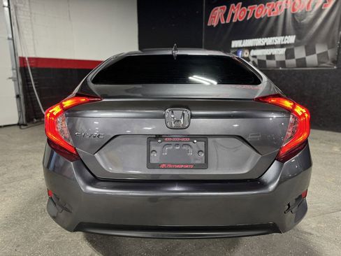 Used 2018 Honda Civic EX image 4