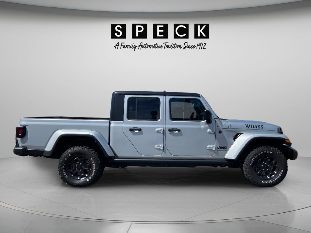 Used 2023 Jeep Gladiator Sport AWD/4WD image 2