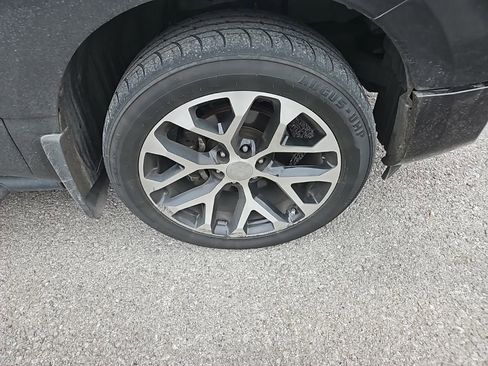 Used 2021 Nissan Titan SV w/ SV Convenience Package image 11