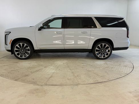 New 2026 Cadillac Escalade ESV Luxury w/ Touring Package image 2