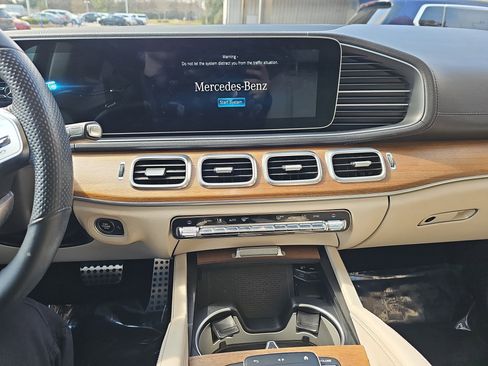 Certified 2023 Mercedes-Benz GLS 450 4MATIC image 23