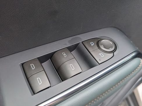 New 2026 GMC Acadia AT4 w/ Luxury Package AWD/4WD image 15