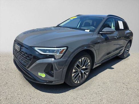 Used 2024 Audi Q8 e-tron Prestige w/ Prestige Package AWD/4WD image 7