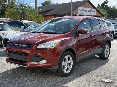 Used 2015 Ford Escape SE FWD image 2