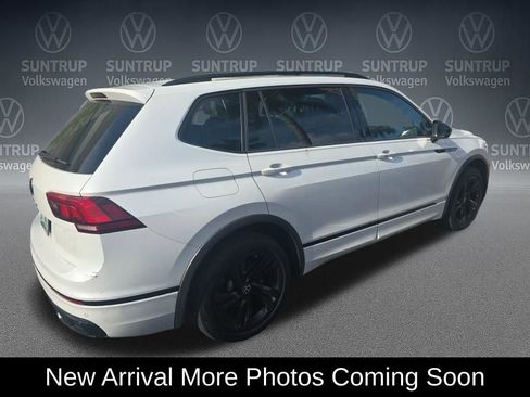 Used 2023 Volkswagen Tiguan SE R-Line FWD image 3