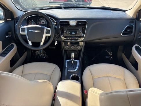 Used 2013 Chrysler 200 Limited image 19