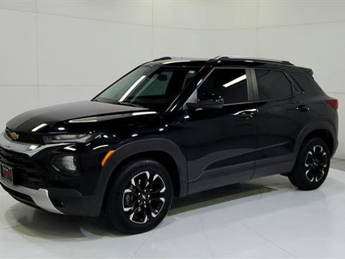 Used 2023 Chevrolet TrailBlazer LT w/ Convenience Package FWD image 3