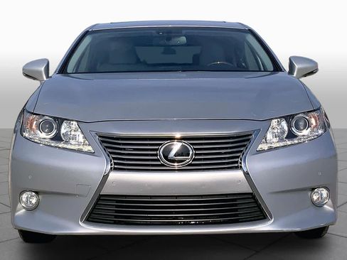 Used 2013 Lexus ES 350 w/ Luxury Pkg FWD image 4