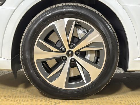 Used 2024 Audi Q8 e-tron Premium AWD/4WD image 26