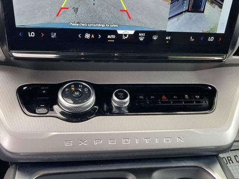 Used 2025 Ford Expedition Max Active RWD image 27