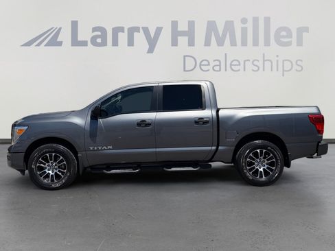 Used 2022 Nissan Titan SV w/ Accessory Utility Package RWD image 2