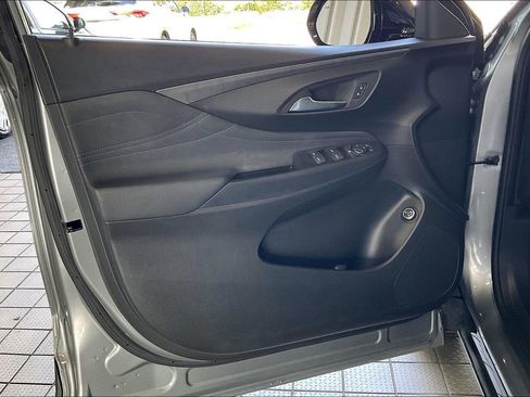 Used 2024 Buick Envista Sport Touring w/ Convenience I Package FWD image 2