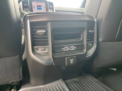Used 2025 RAM 3500 Laramie AWD/4WD image 25