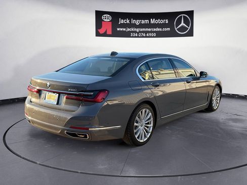Used 2022 BMW 740i 740i w/ Premium Package image 5