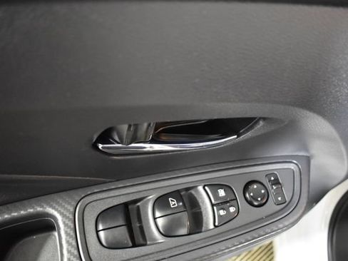Used 2025 Nissan Versa SV w/ Trunk Package FWD image 8