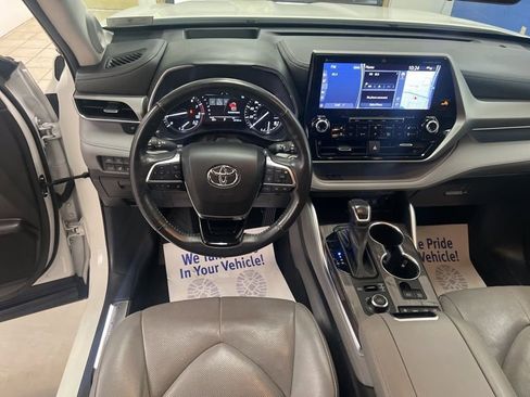 Used 2021 Toyota Highlander Platinum AWD/4WD image 29