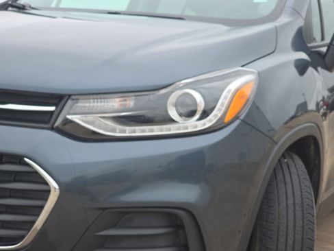 Used 2022 Chevrolet Trax LT w/ LT Convenience Package FWD image 30