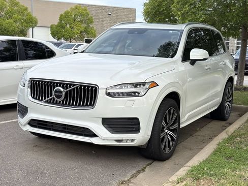 Used 2021 Volvo XC90 T5 Momentum w/ Climate Package FWD image 3
