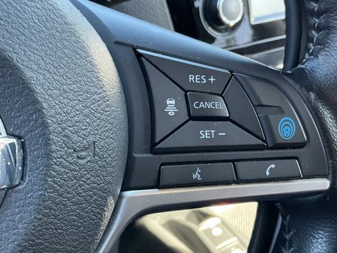 Used 2020 Nissan Rogue SV w/ Premium Package image 6