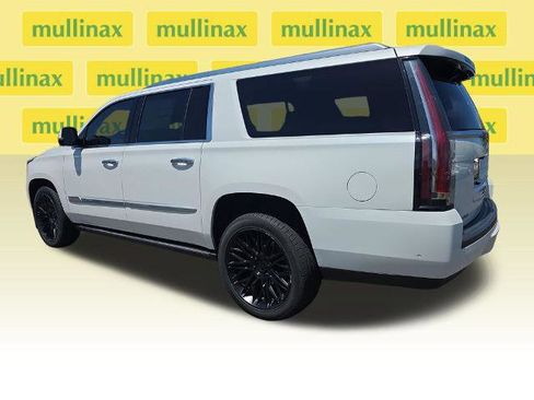 Used 2019 Cadillac Escalade ESV Premium Luxury AWD/4WD image 12