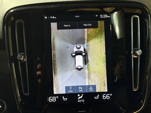 Used 2021 Volvo XC40 T5 Inscription w/ Advanced Package image 16