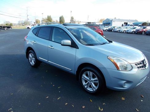 Used 2013 Nissan Rogue SV w/ Premium Pkg image 11