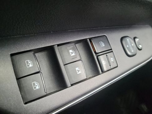 Used 2016 Toyota Camry SE w/ Moonroof Package image 27