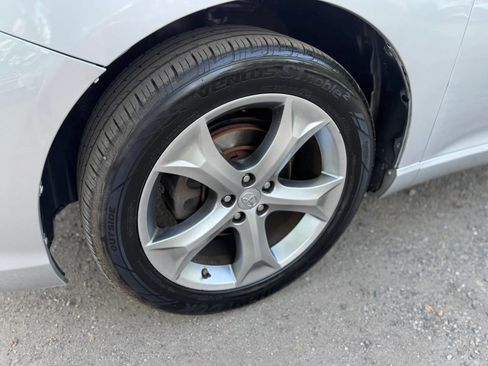 Used 2011 Toyota Venza w/ Convenience Pkg FWD image 9