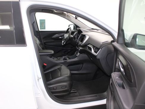Used 2024 GMC Terrain SLT image 28