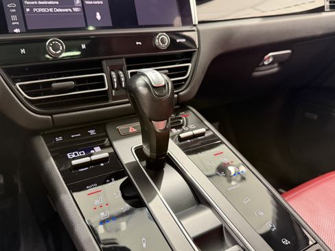 Certified 2023 Porsche Macan S AWD/4WD image 37