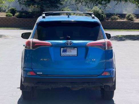 Used 2018 Toyota RAV4 LE w/ All Weather Liner Package FWD image 5