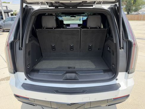 Certified 2025 Cadillac Escalade Sport Platinum w/ LPO, ONYX Package AWD/4WD image 27