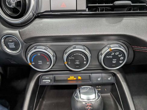 Used 2018 MAZDA MX-5 Miata RF Grand Touring RWD image 28