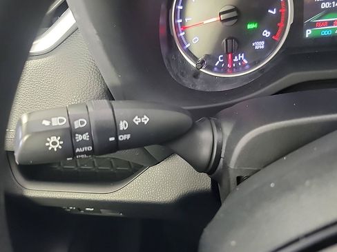 Used 2019 Toyota RAV4 XLE w/ All Weather Liner Package AWD/4WD image 28