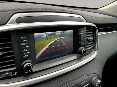Used 2020 Kia Sorento S FWD image 14