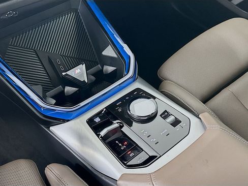 Used 2025 BMW X3 xDrive30i w/ Premium Package image 16