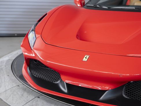 Used 2021 Ferrari F8 Tributo RWD image 13