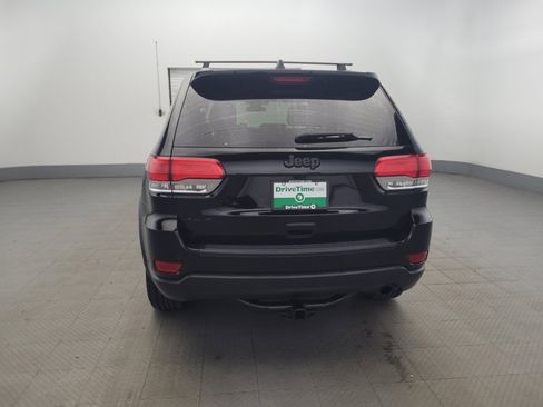 Used 2019 Jeep Grand Cherokee Laredo image 6