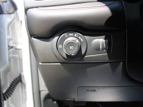 Used 2023 Dodge Durango GT AWD/4WD image 11