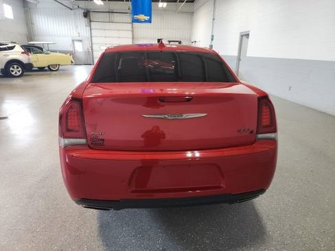 Used 2017 Chrysler 300 S w/ 300S Premium Group AWD/4WD image 4