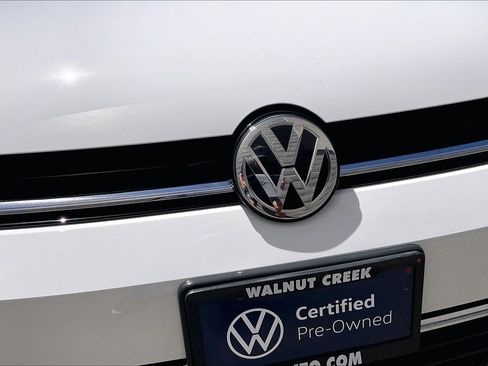 Certified 2021 Volkswagen Golf 4-Door FWD image 30