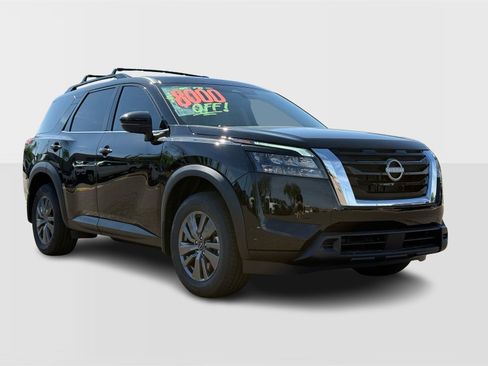 New 2025 Nissan Pathfinder SV image 8