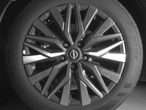 Used 2025 Nissan Altima 2.5 SV image 12