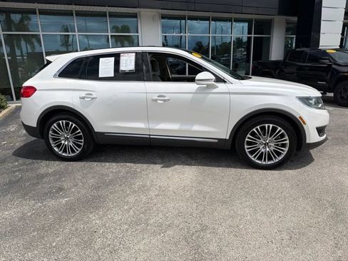 Used 2018 Lincoln MKX Reserve w/ Lincoln MKX Climate Package AWD/4WD image 9