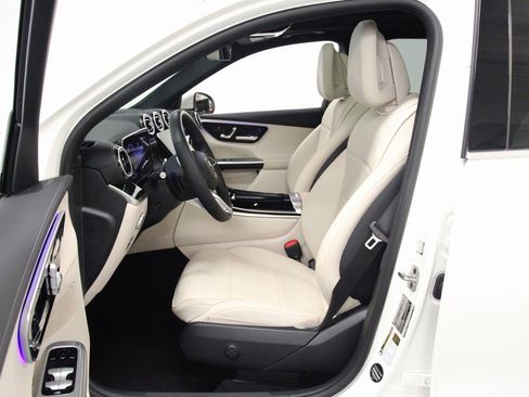 Certified 2025 Mercedes-Benz GLC 300 4MATIC image 17
