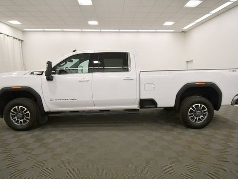 Used 2024 GMC Sierra 3500 SLE w/ SLE Convenience Package image 4