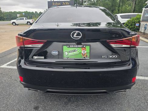 Used 2019 Lexus IS 300 RWD image 6