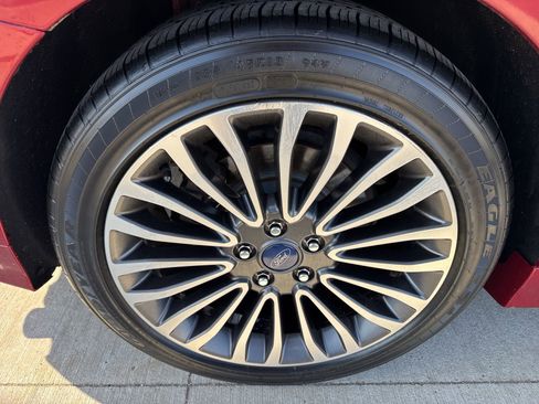 Certified 2018 Ford Fusion SE w/ Fusion SE Technology Package image 19