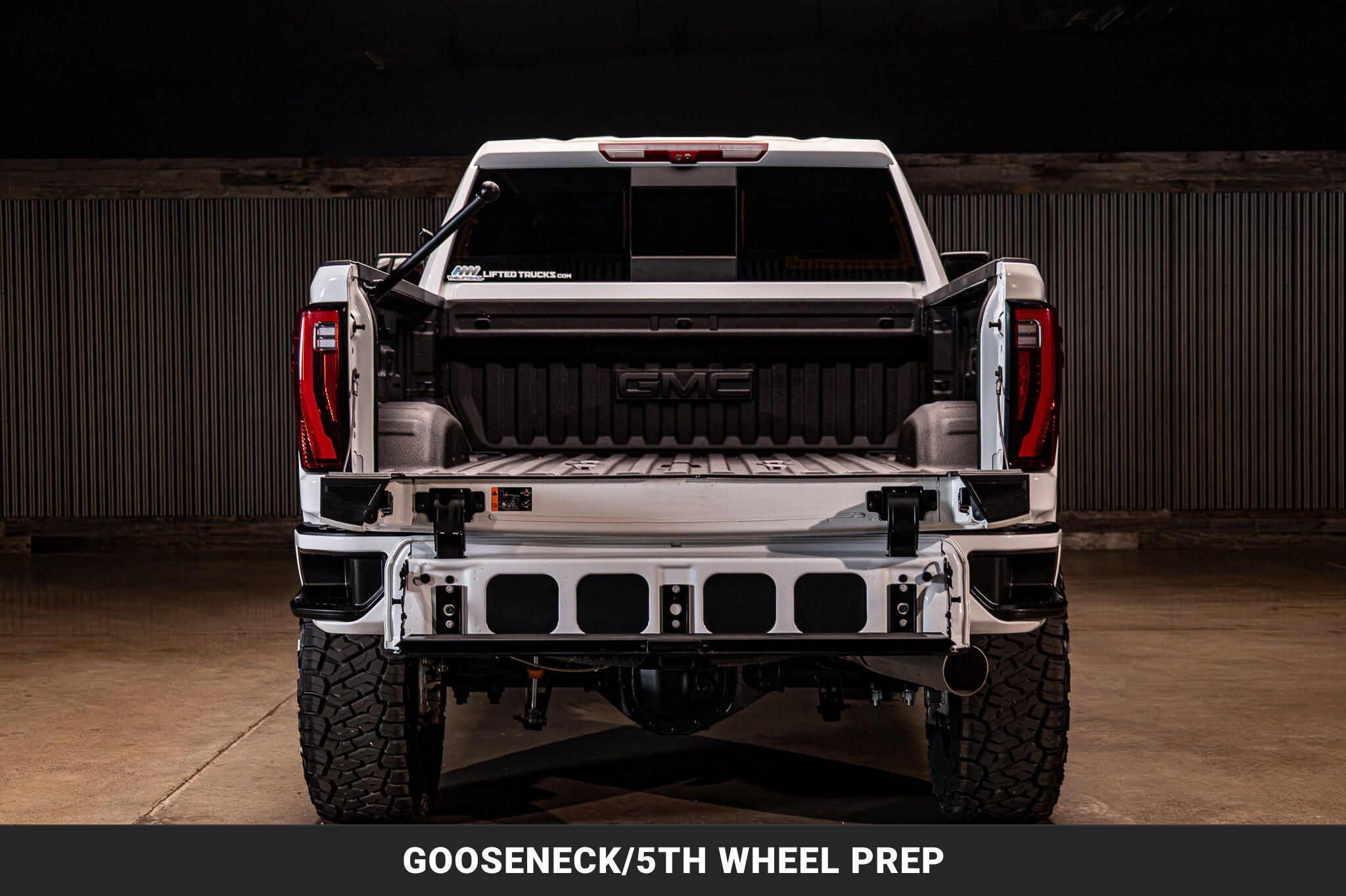 Used 2025 GMC Sierra 2500 Denali w/ Denali Reserve Package AWD/4WD image 9