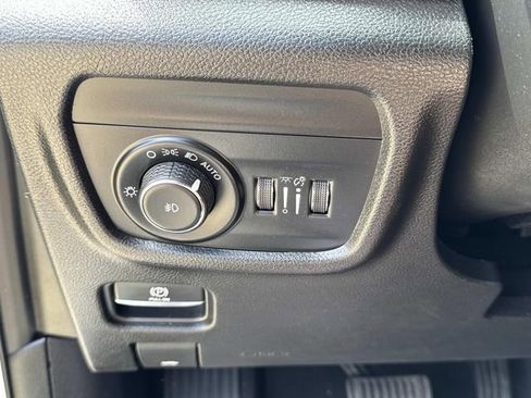Used 2023 Jeep Grand Cherokee Limited AWD/4WD image 32